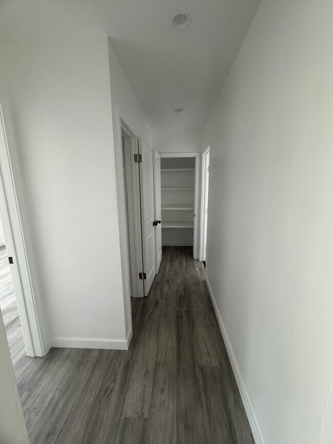 311 S Ave 59 Unit 1