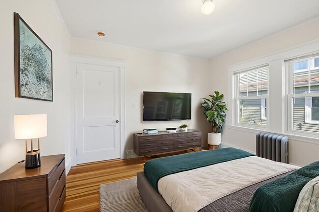 Photo - 44 Irving St