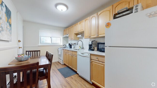 Building Photo - 99 Chestnut St Unit 5 Rental