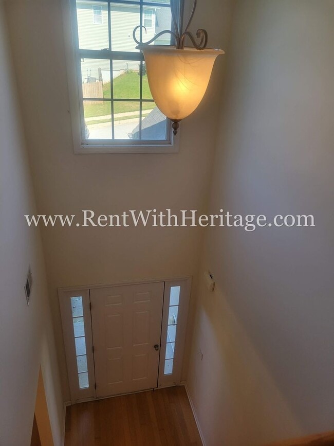 Photo - WOW!!!......COME SEE THIS GORGEOUS 4 BEDROOM / 3 BATH HOME IN THE POPULAR KINGSWOOD SUBDIVSION-A ...