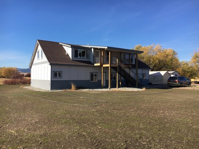 Building Photo - 1410 Western Dr Unit B
