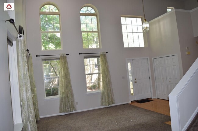 Photo - 1566 Heron Cir