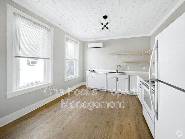 Building Photo - 212 Church St Unit #2 Rental