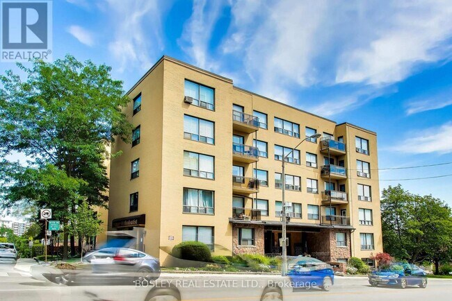 Photo - 740 Eglinton Ave W Unité 306