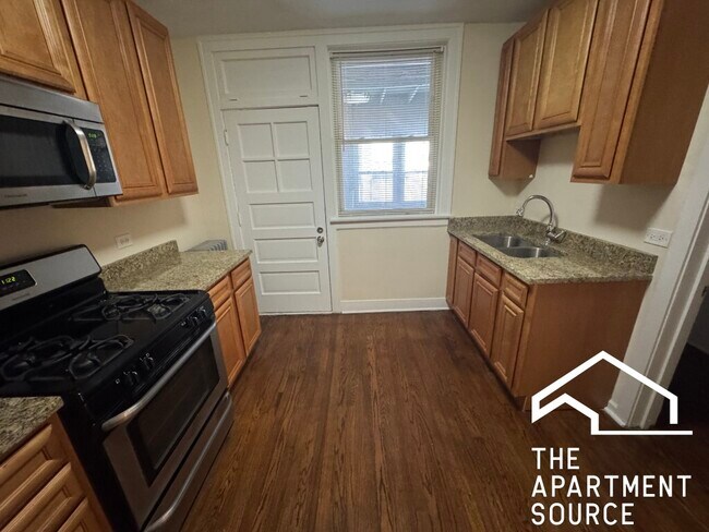 Photo - 2510 N Leclaire Ave Unit 1