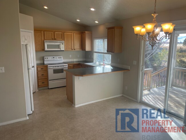 Photo - Traditional Two Story In SW Boise!