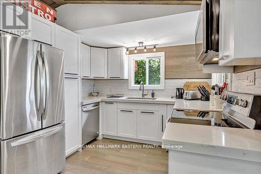 Photo - 504 Pine Point Ln