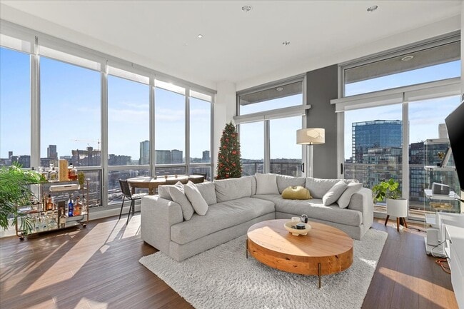 Photo - 910 W Huron St Unit 1401