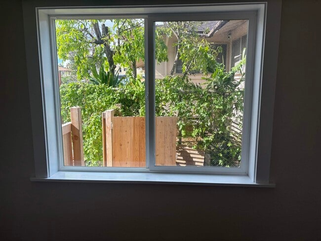 Ventana - 1645 Kamehameha IV Rd