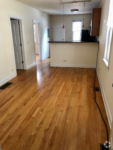 Building Photo - 1738 W Altgeld St Unit 1R Rental