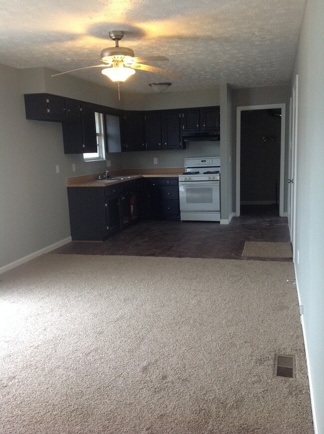 Photo - Southside 3 Bedroom with Fenced Yard!