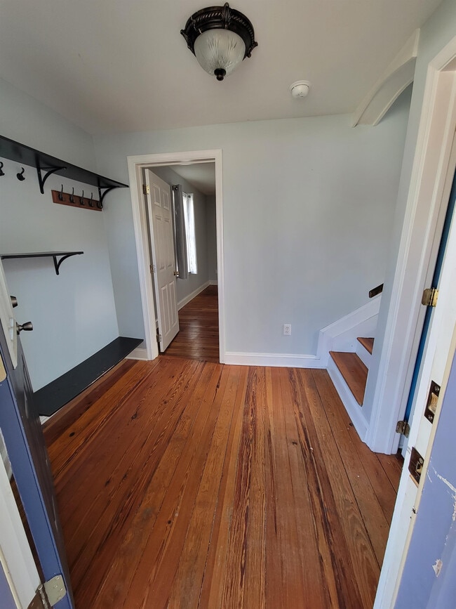 Photo - 203 S 2nd St