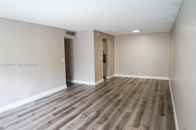 Photo - 4280 Woodside Dr Unit 12