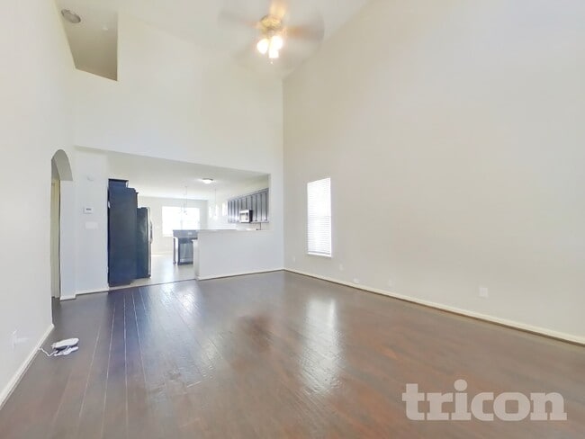 Photo - 1422 Collins Dr