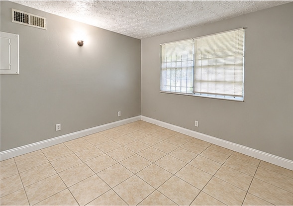 Photo - 2862 W 1st St Unidad 3