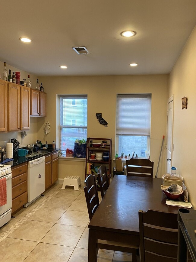 Photo - 191 Boylston St Unit 2
