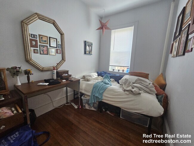 53 Joy St Unit 4