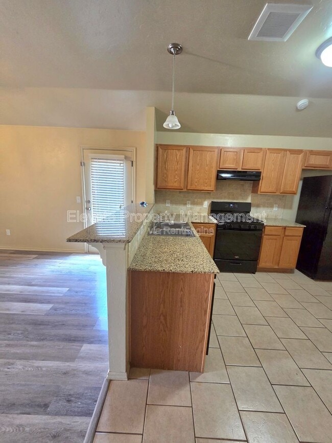 Photo - 922 West Prairie Wind Way