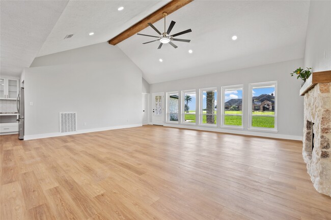 Photo - 9035 Point Dr