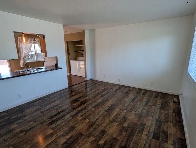 Photo - 2377 W Panama St