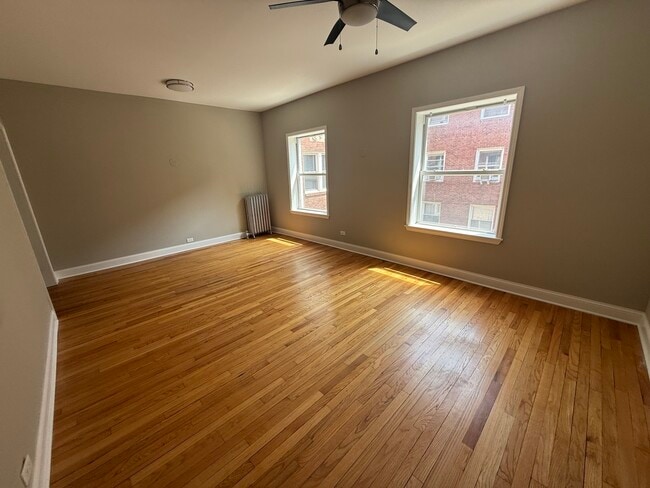 Photo - 836 E 53rd St Unit 3N