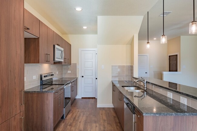 Photo - AVAILABLE NOW! GORGEOUS 4 BEDROOM DUPLEX LOCATED IN MIDLOTHIAN ISD!