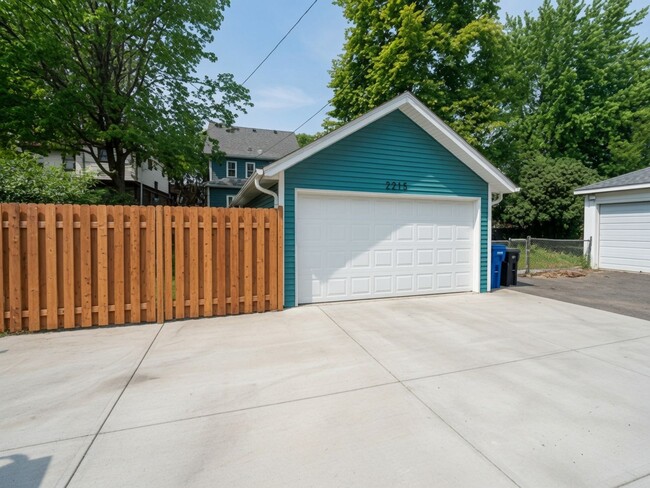 Photo - 1720 Laurel Ave