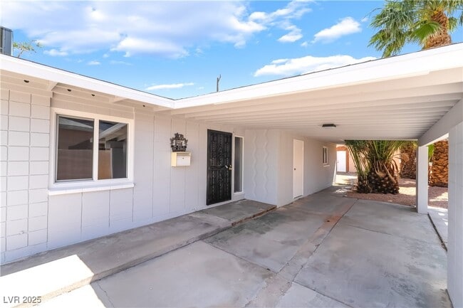 Photo - 2749 Del Mar Pl