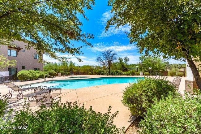 2018 E River Rd Unit 201