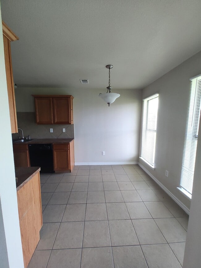 Photo - 5460 Westmeadow Ln