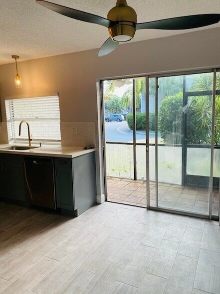 Photo - 5268 NE 6th Ave Unidad A28
