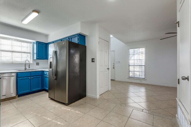 Photo - Beautiful two bed/1.5 bath in the heart of Alamo Heights