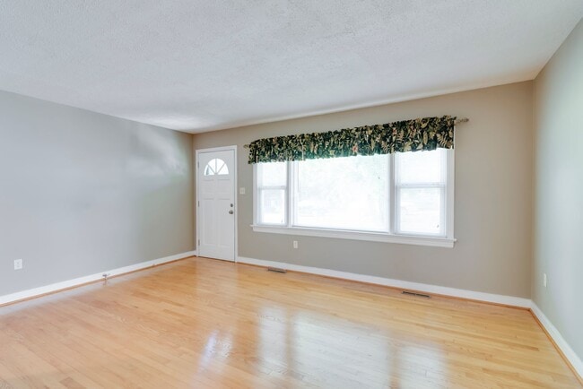 Photo - 8406 Holly Hill Rd