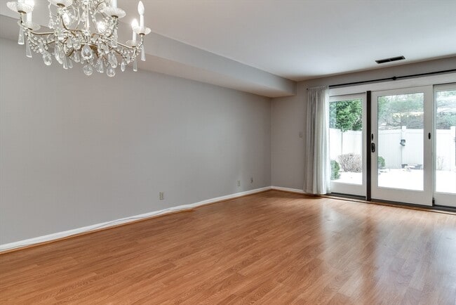 Photo - 1907 Windsor Dr