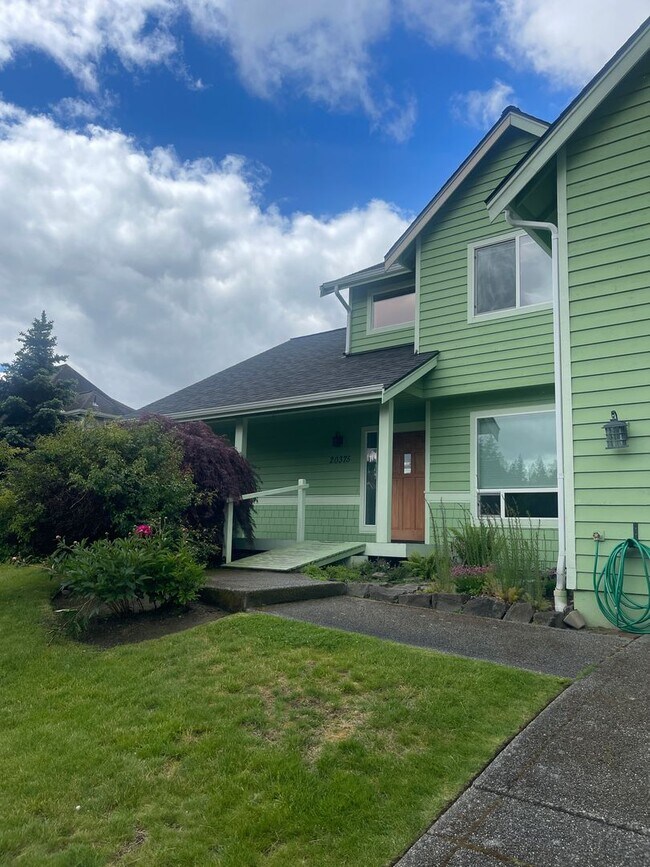 In town Poulsbo neighborhood large 4 bedro... Rental House Rental in