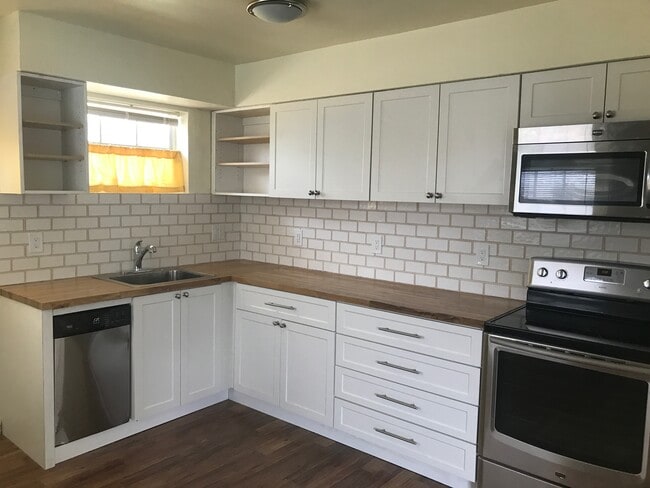 Photo - 2435 McKinley St