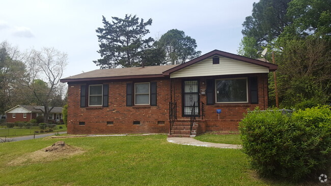 Building Photo - 3 Bedroom Brick Ranch in NW Charlotte Rental