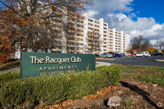 The Racquet Club Apartments - The Racquet Club Apartments