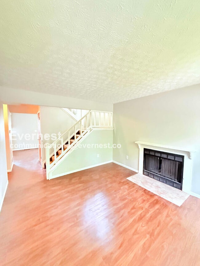 Photo - 1889 Laramie Dr