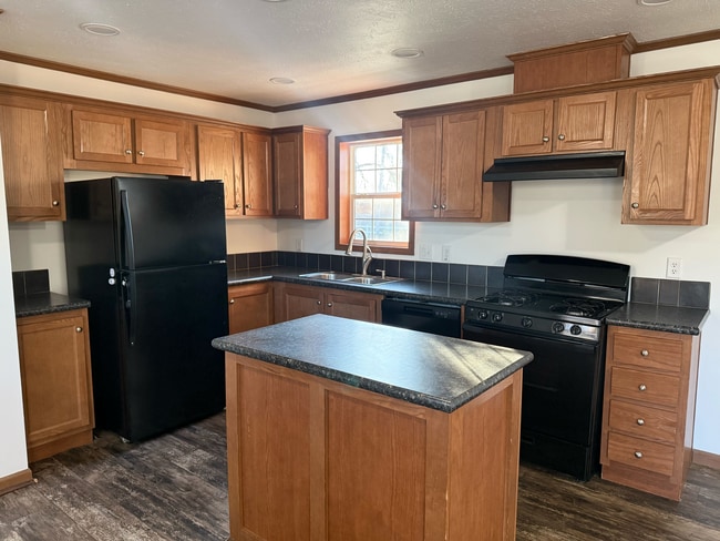 Photo - 2500 Centennial Rd