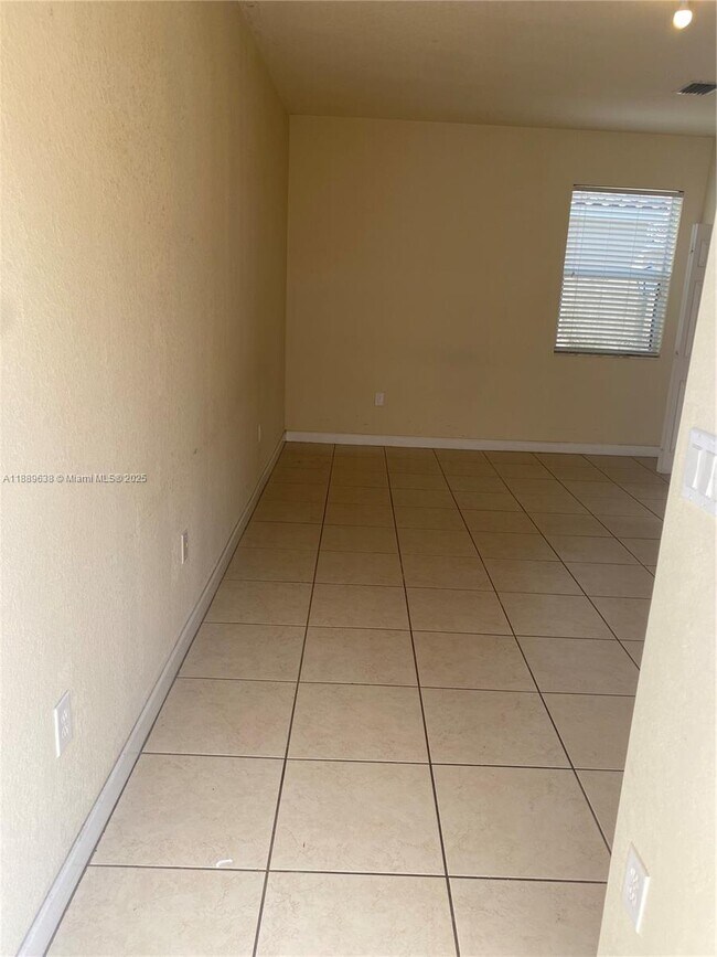 Photo - 17021 SW 96th St Unit 0