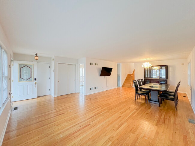 Photo - 4716 Thatcher Ave