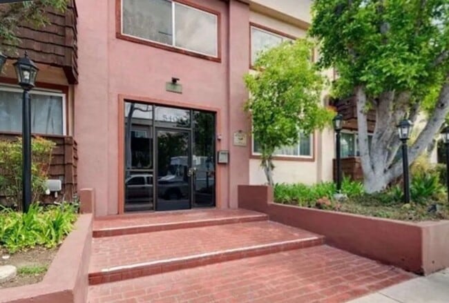 Photo - Remodeled 1 bedroom in Encino Unit 68