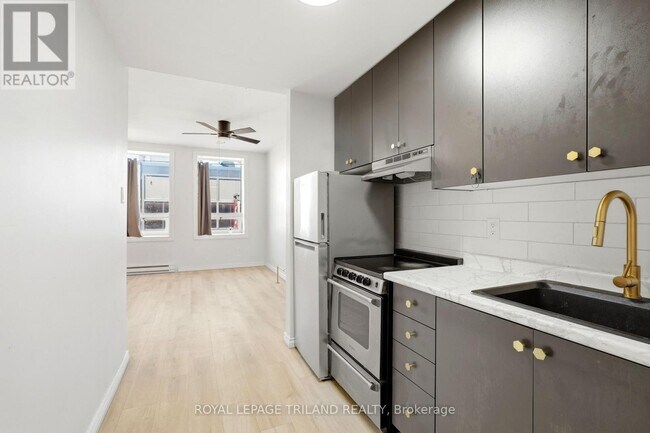 Photo - 423 Richmond St Unit 303