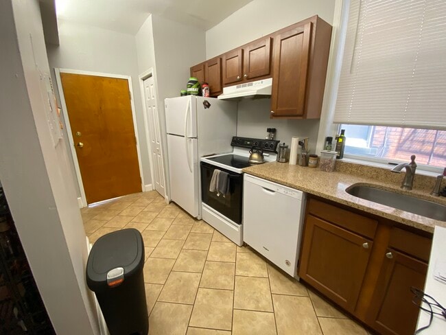 Building Photo - 227 S Millvale Ave Unit 1 Rental
