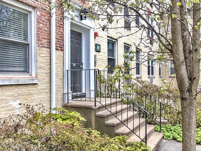 Photo - 100 Woodside Grn Unit 2A