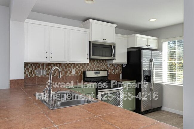 Photo - 1449 32nd Pl NE