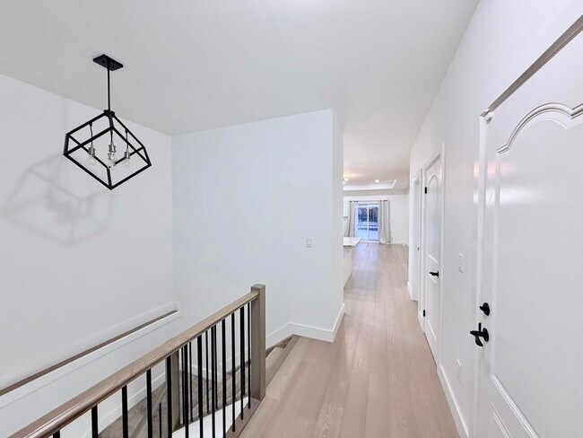 Photo - 140 Landings Psge