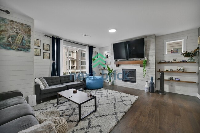 Photo - Spacious 3-Bed Oasis in Bothell with 3.5 Bathrooms and 2353 Sq Ft!