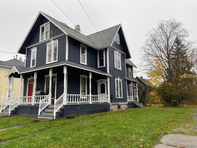 Building Photo - 56 Lincoln Ave Unit #1